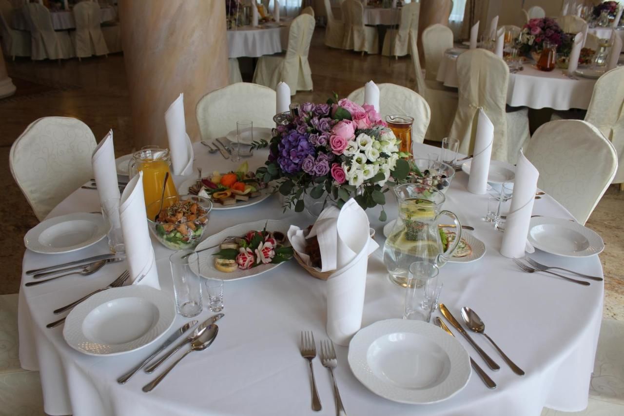 Отель Hotel Atena Wedding, Business & Spa Цеханув-43